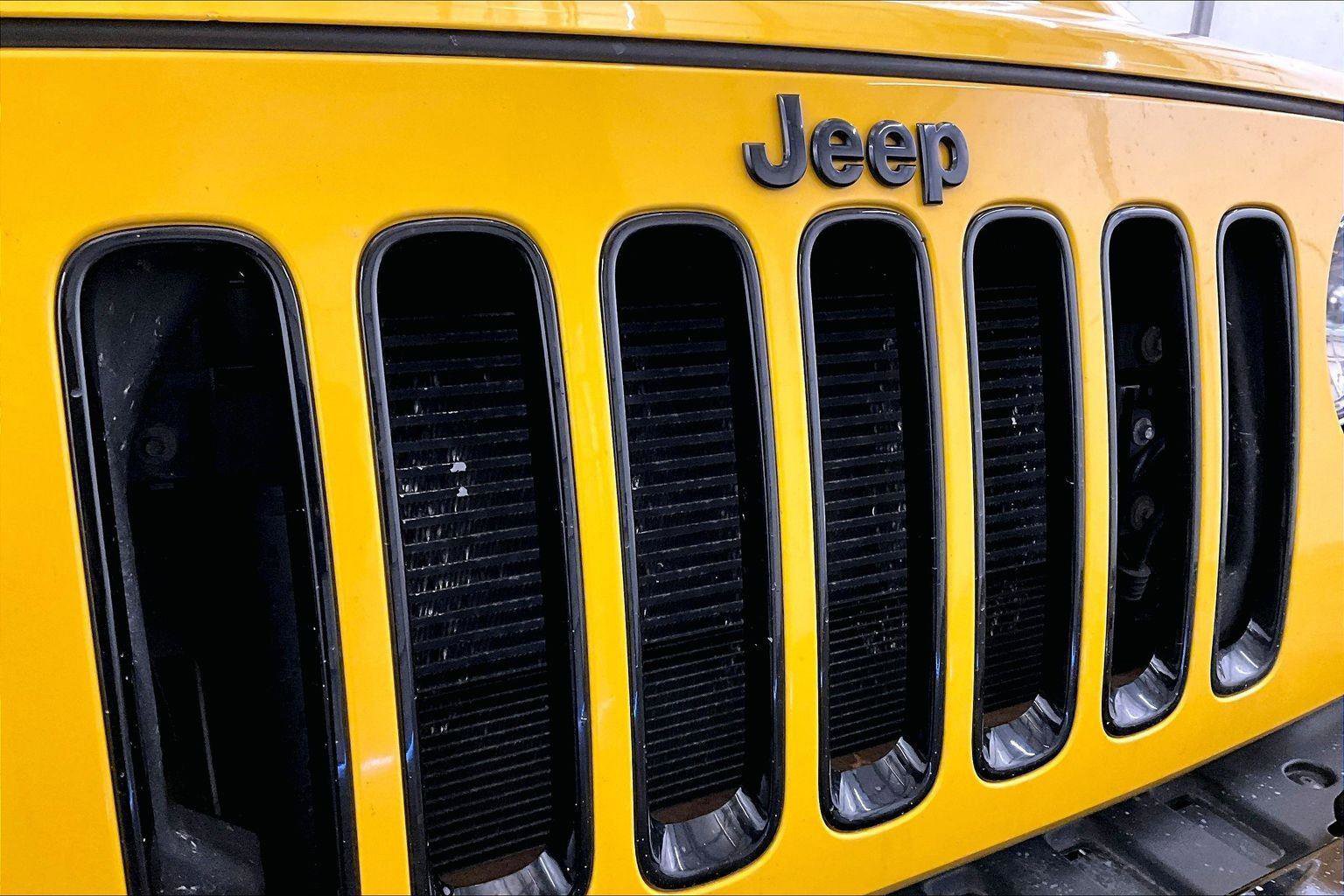 Used 2015 Jeep Wrangler Unlimited Sahara image 29