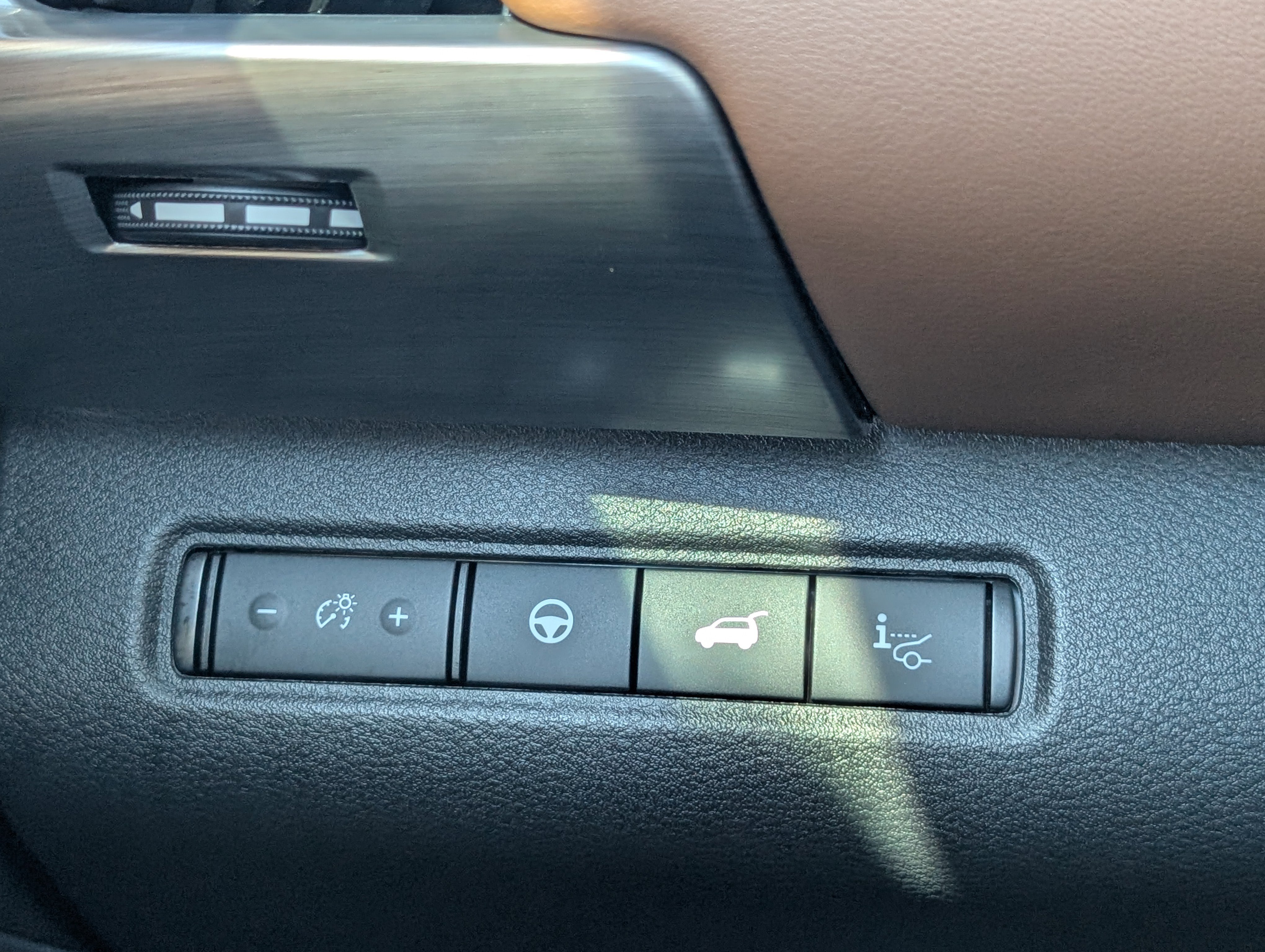 Used 2025 Nissan Pathfinder Platinum image 26