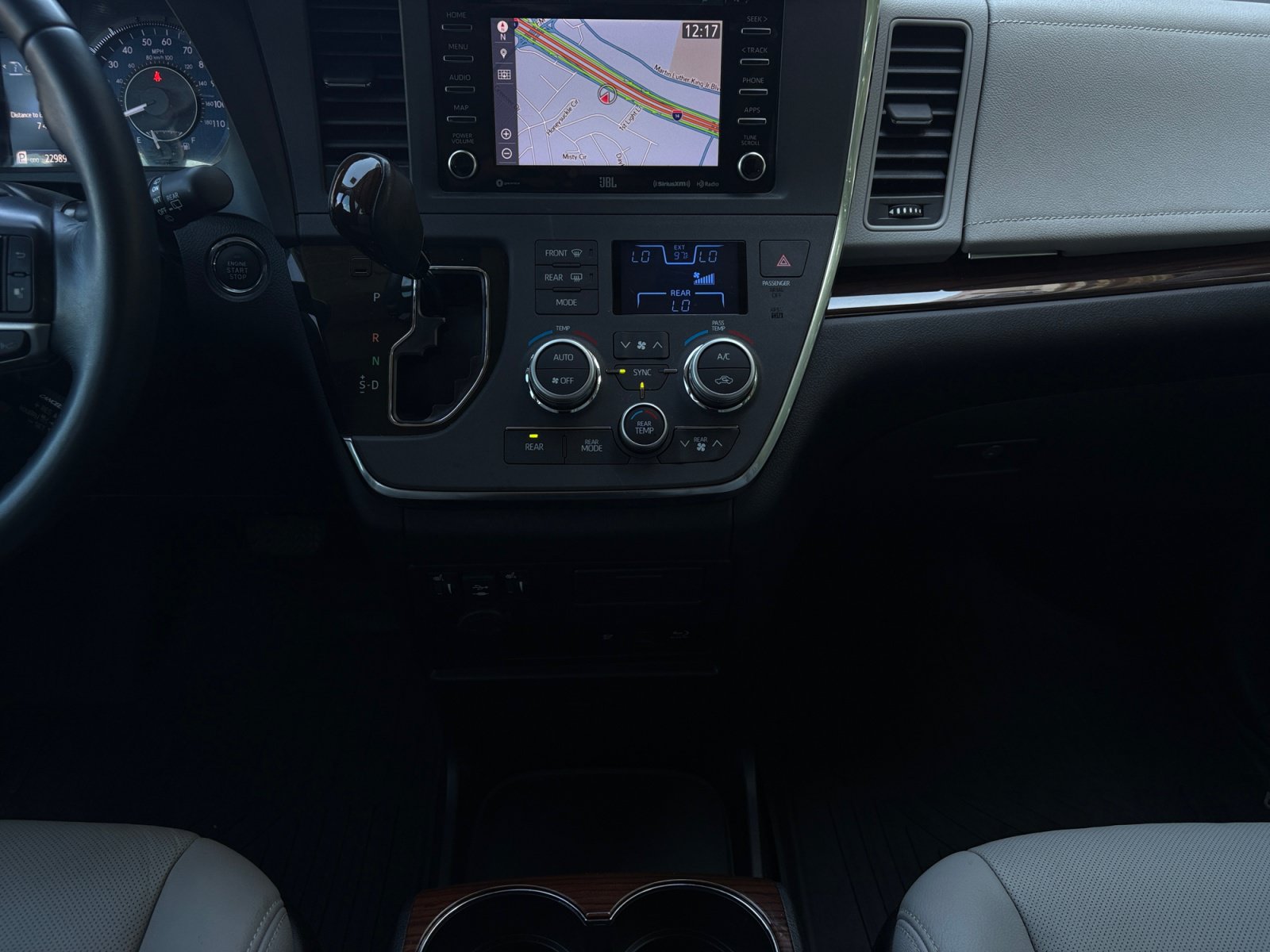 Used 2019 Toyota Sienna Limited Premium FWD image 22