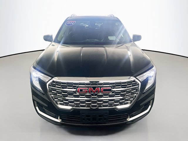 Used 2024 GMC Terrain Denali w/ Denali Premium Package image 3