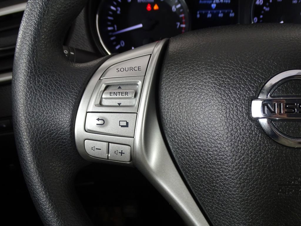 Used 2016 Nissan Rogue S w/ Appearance Package image 22