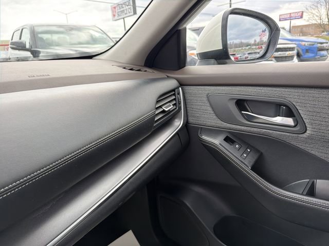 Used 2023 Nissan Rogue SV AWD/4WD image 24