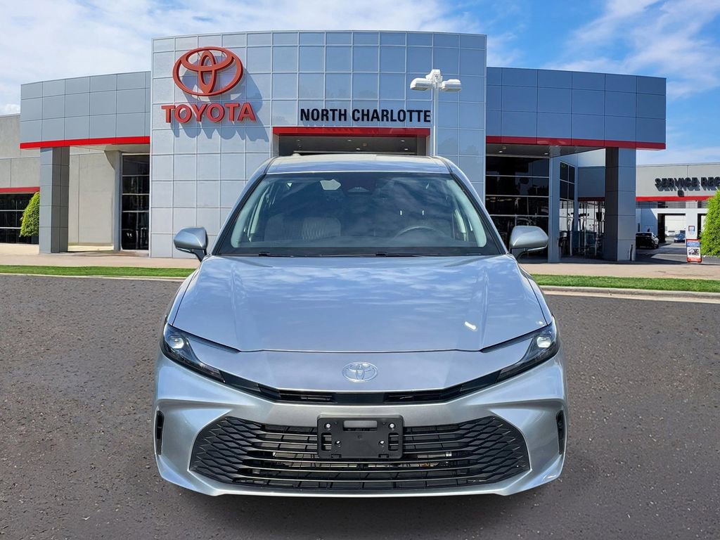 Used 2025 Toyota Camry LE w/ Convenience Package FWD image 5