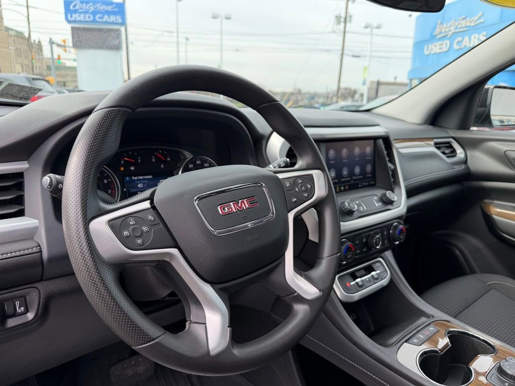 Used 2023 GMC Acadia SLE w/ Driver Convenience Package image 6