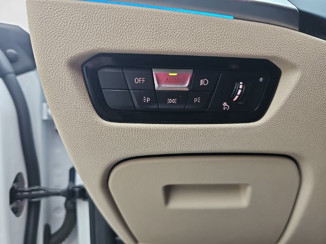 Used 2022 BMW i4 eDrive40 w/ Premium Package RWD image 26