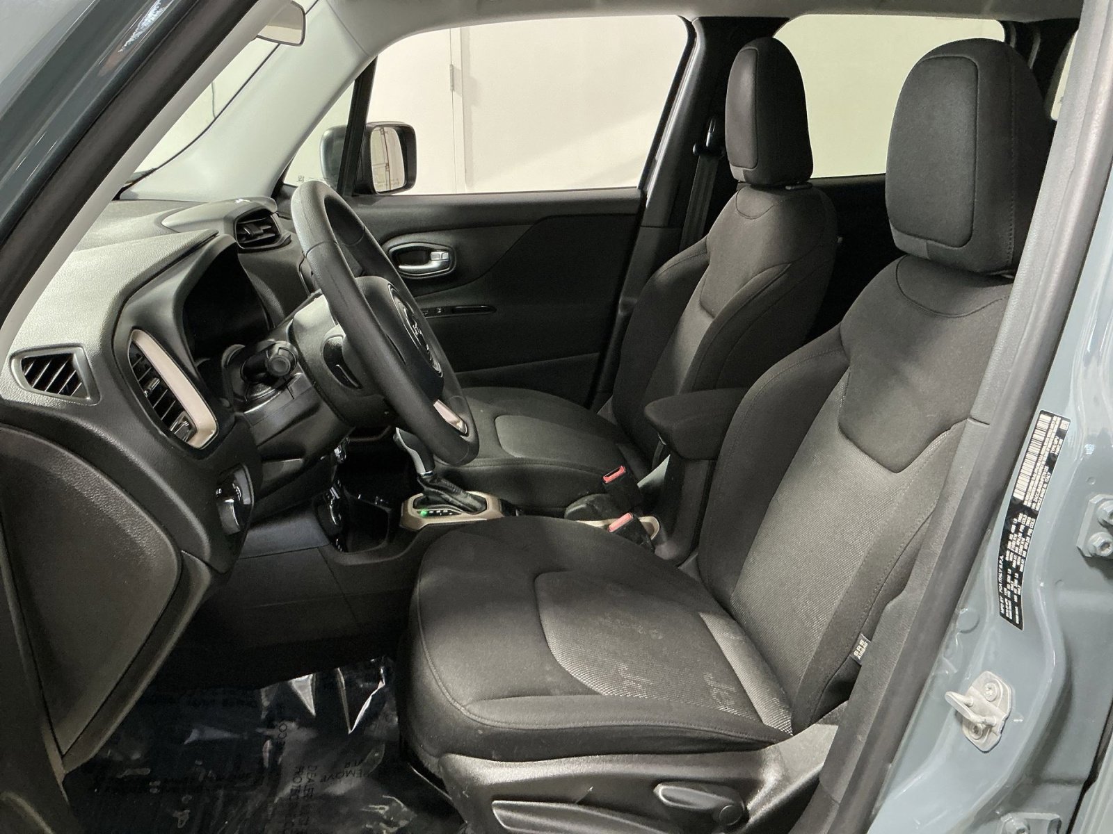 Used 2017 Jeep Renegade Sport w/ Power & Air Group image 21