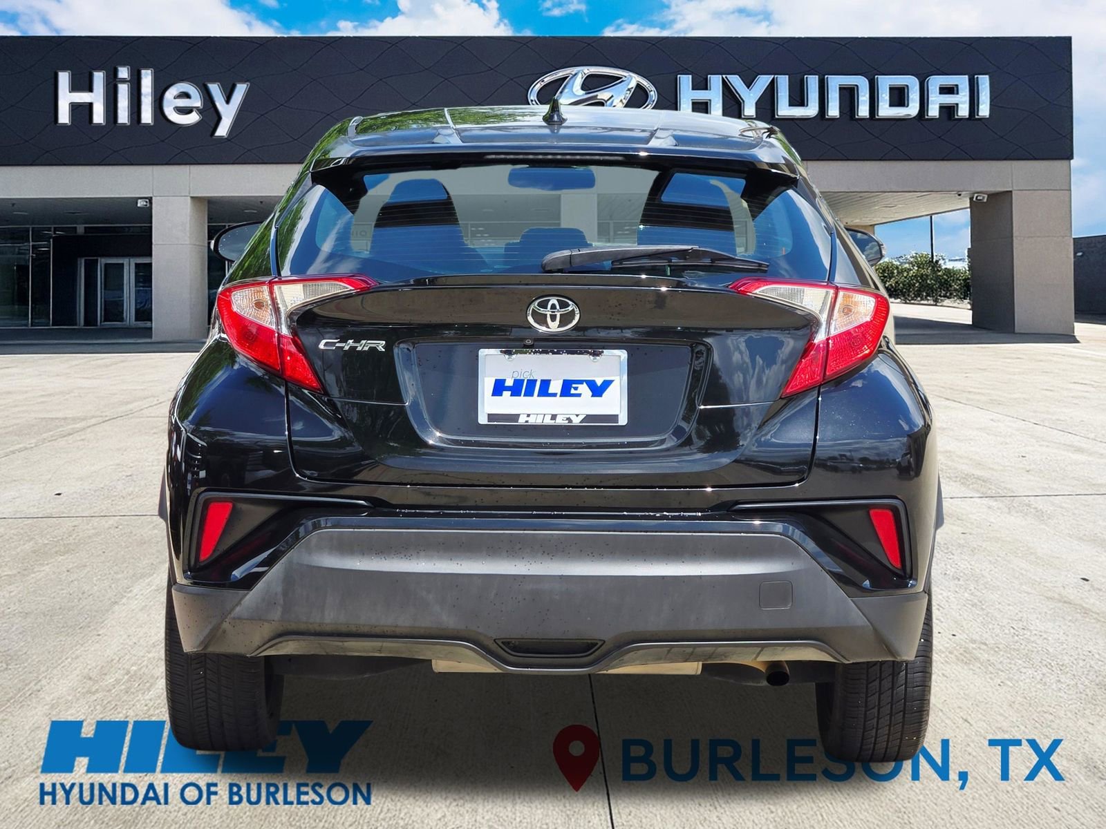 Used 2018 Toyota C-HR XLE image 5