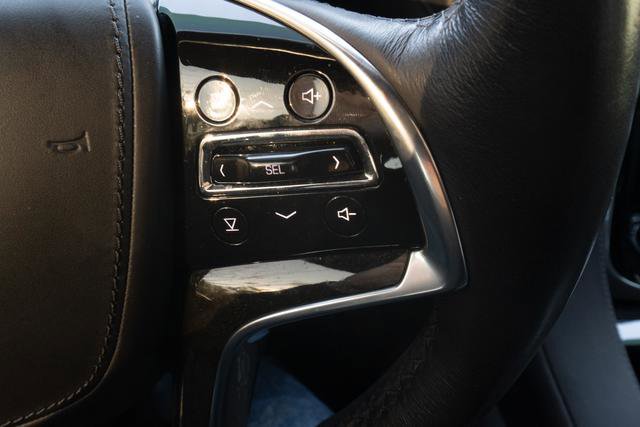 Used 2020 Cadillac Escalade Platinum image 15