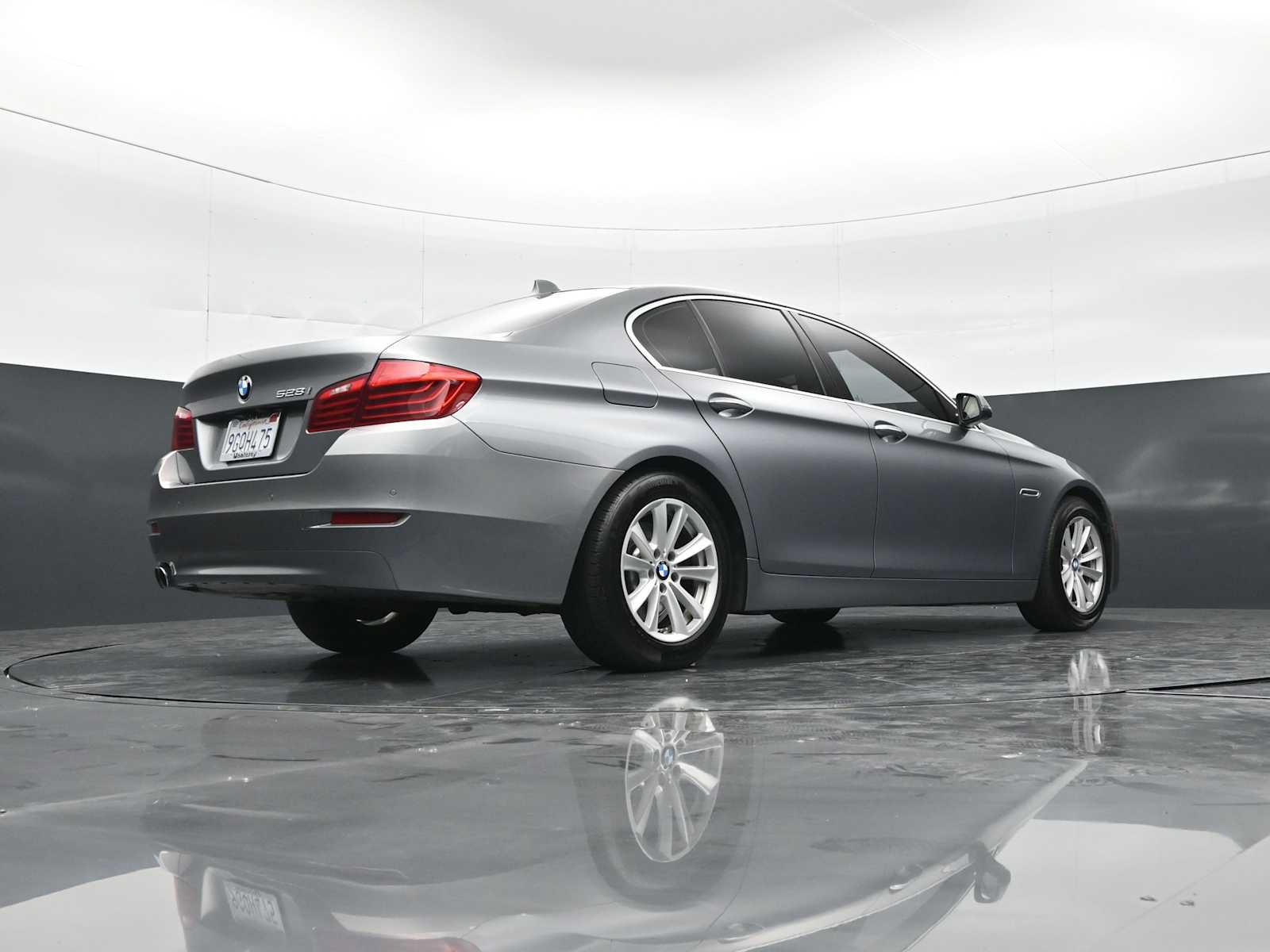 Used 2015 BMW 528i Sedan RWD image 29