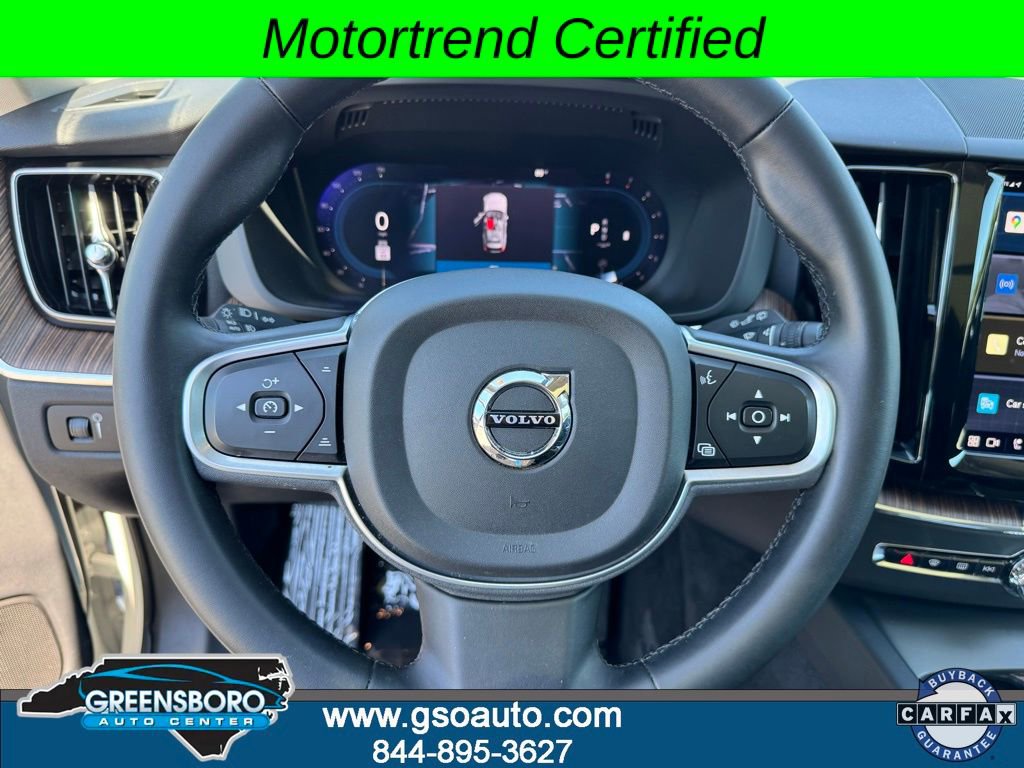 Used 2022 Volvo XC60 B5 Momentum image 22