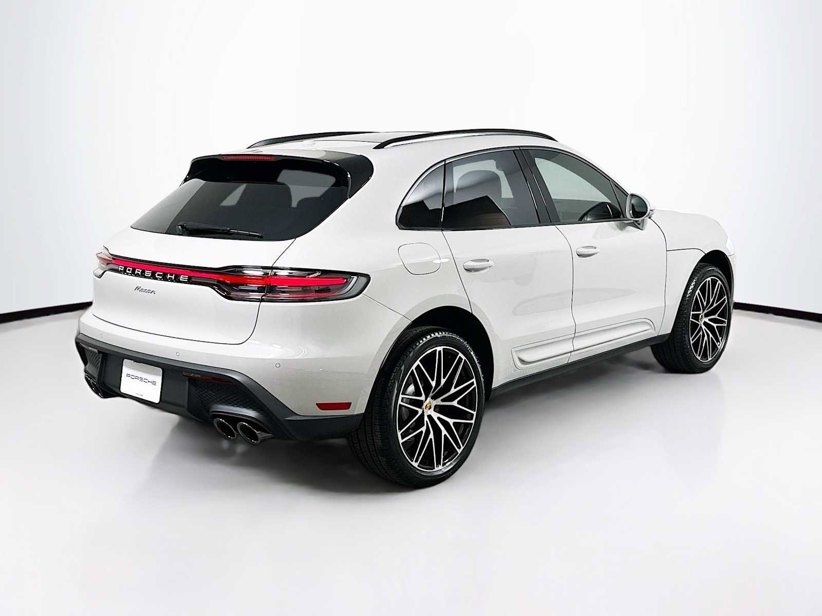 New 2026 Porsche Macan AWD/4WD image 9