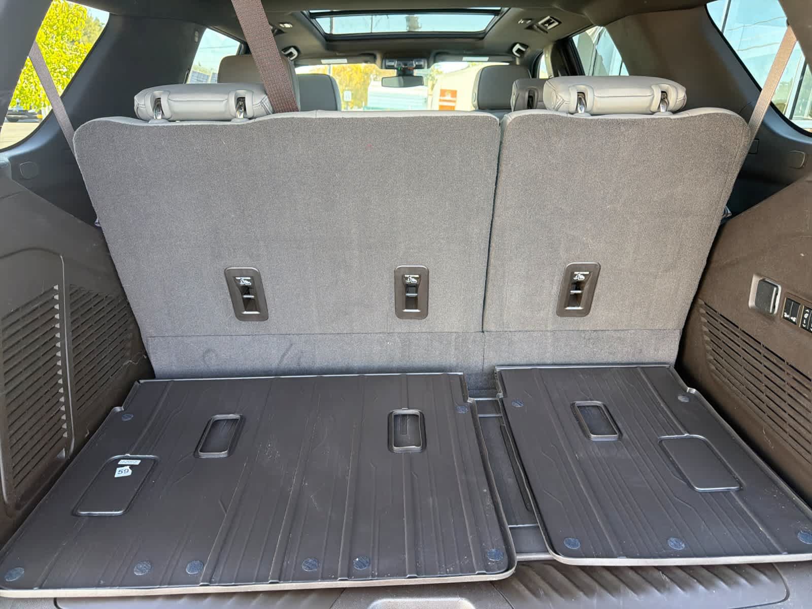 Used 2021 GMC Yukon SLT w/ SLT Luxury Plus Package AWD/4WD image 16