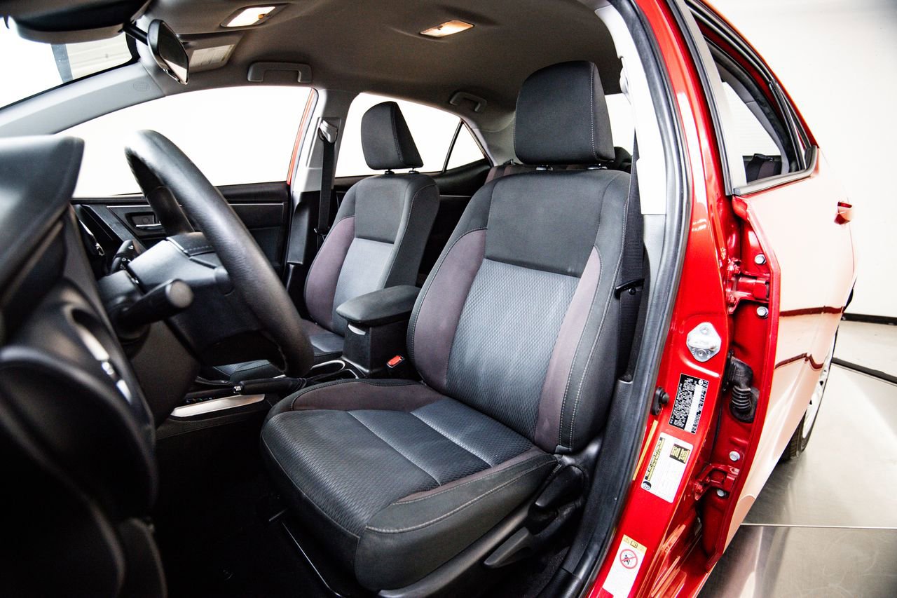 Used 2018 Toyota Corolla LE image 5