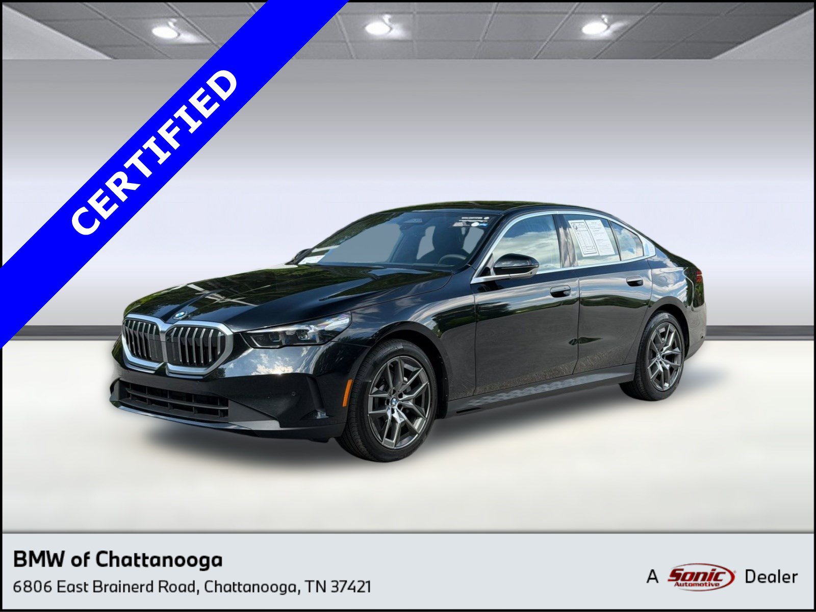 Certified 2026 BMW 530i xDrive AWD/4WD image 1
