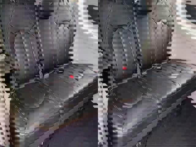 Used 2023 Chrysler Pacifica Touring-L image 37