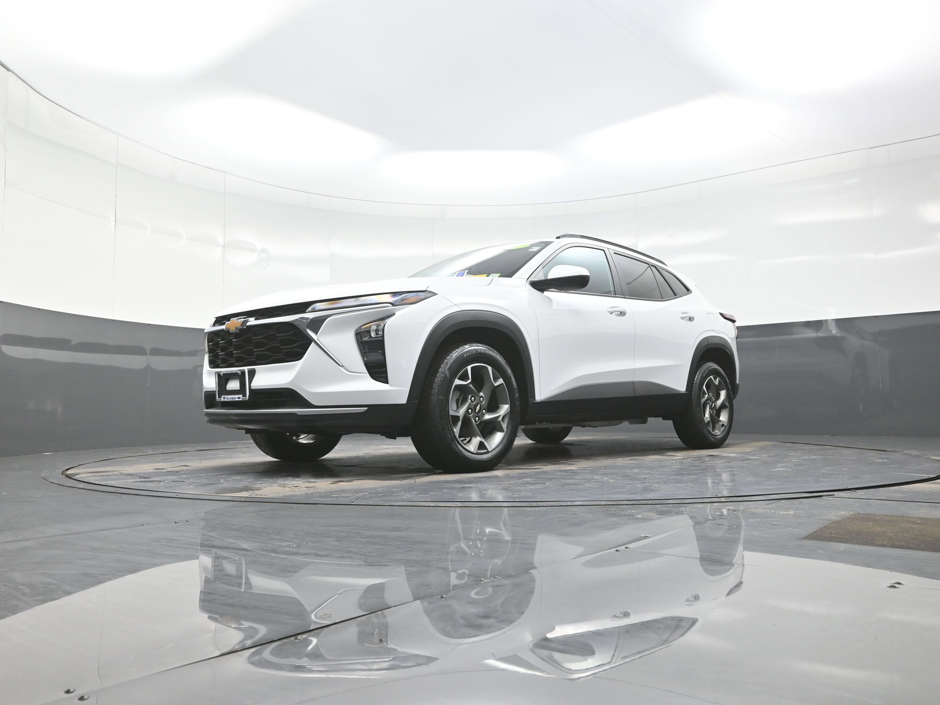 Used 2024 Chevrolet Trax LT w/ Driver Confidence Package image 11