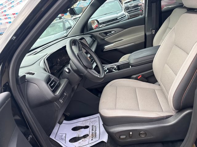 Used 2026 Chevrolet Traverse LT w/ Driver Confidence Package AWD/4WD image 8