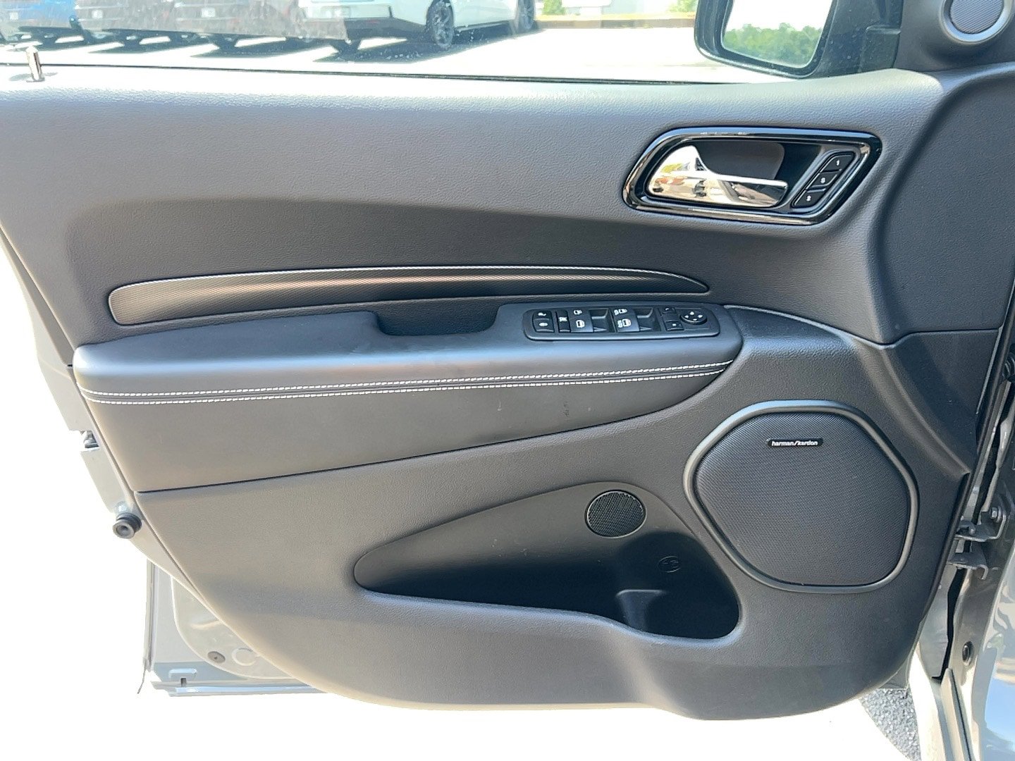 Used 2022 Dodge Durango SRT w/ Technology Group AWD/4WD image 12