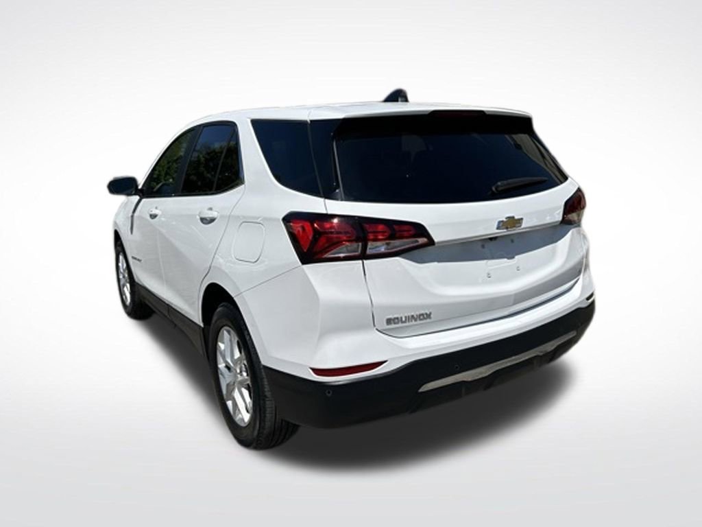 Used 2024 Chevrolet Equinox LT w/ LPO, Floor Liner Package FWD image 3
