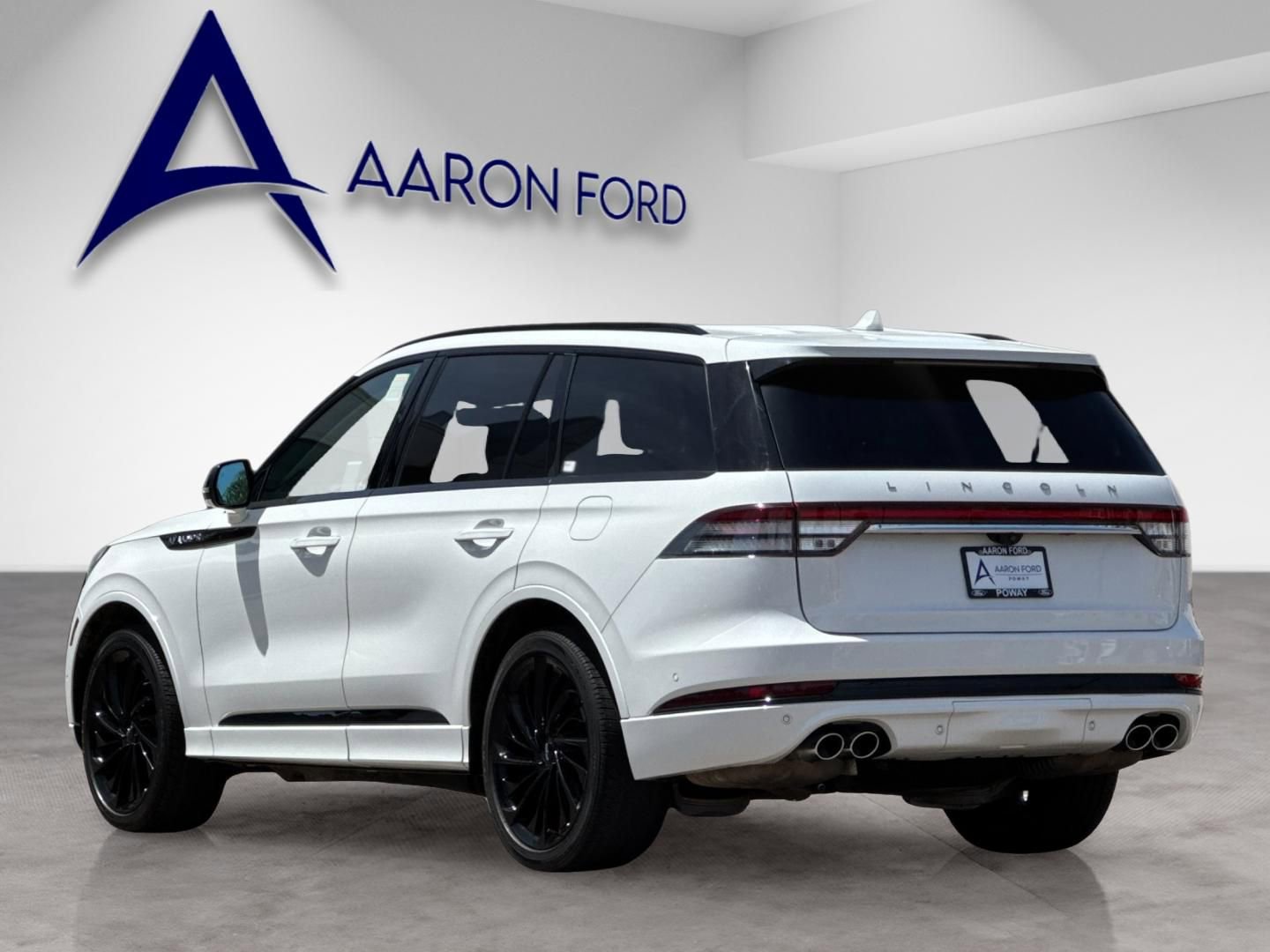 Used 2023 Lincoln Aviator Reserve w/ Equipment Group 201A AWD/4WD image 4