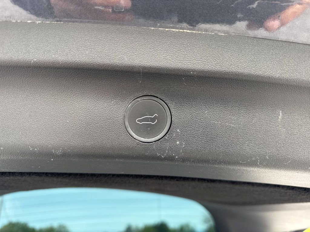 Used 2023 Tesla Model Y Long Range image 32