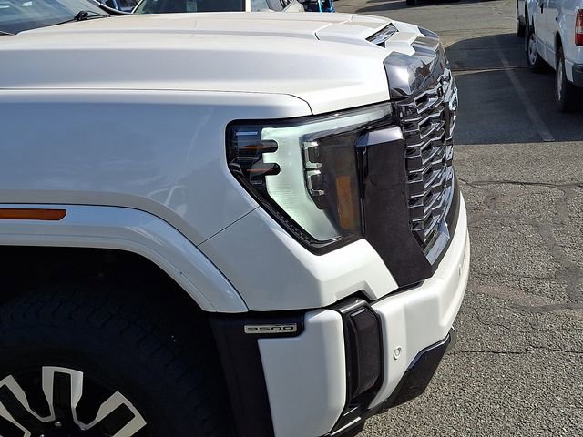 Used 2024 GMC Sierra 3500 Denali Ultimate AWD/4WD image 29