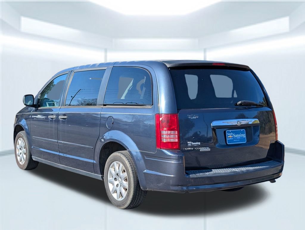 Used 2008 Chrysler Town & Country LX image 3