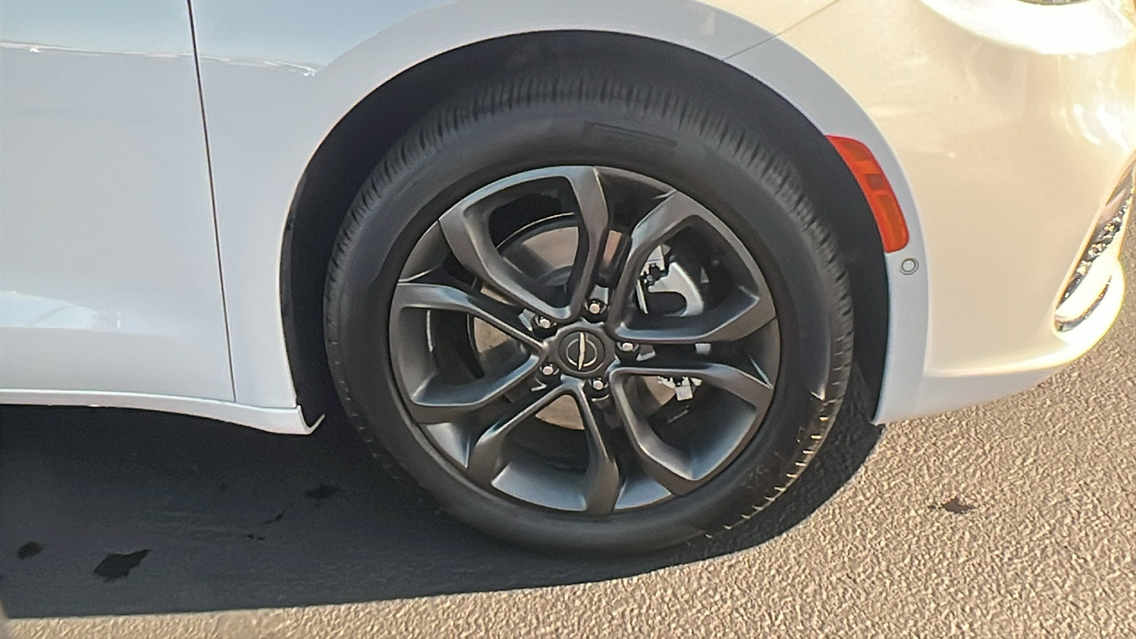 New 2026 Chrysler Pacifica Select image 9