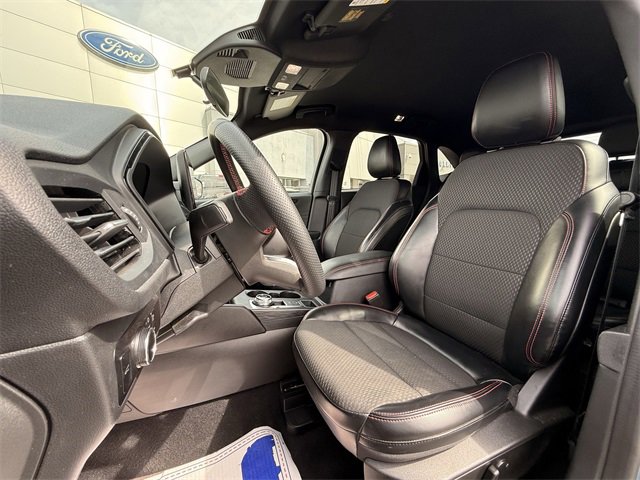 Used 2023 Ford Escape ST-Line w/ Tech Pack #1 image 11