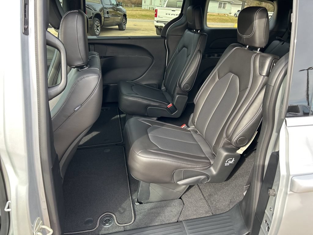 New 2026 Chrysler Voyager LX FWD image 11
