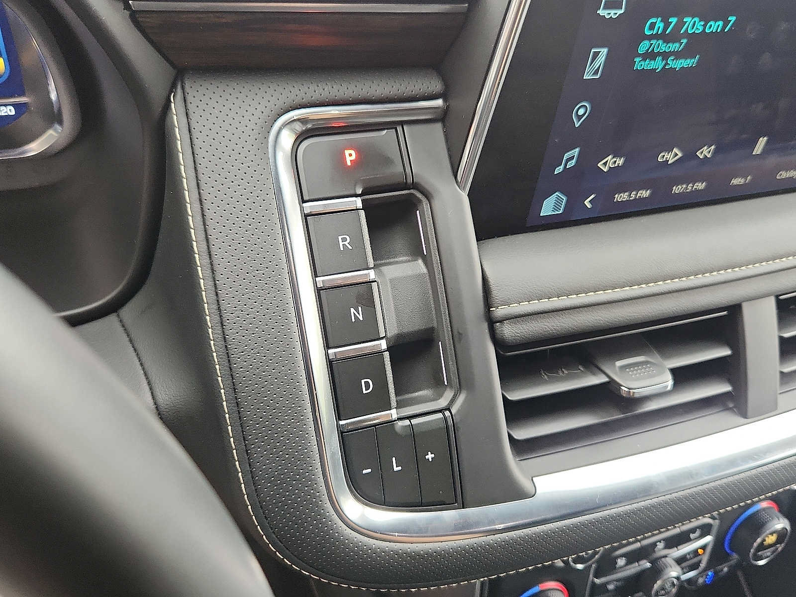Used 2024 Chevrolet Tahoe Premier AWD/4WD image 14
