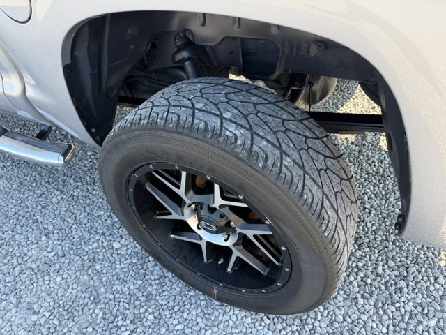 Used 2017 Toyota Tundra SR5 w/ SR5 Upgrade Package RWD image 13