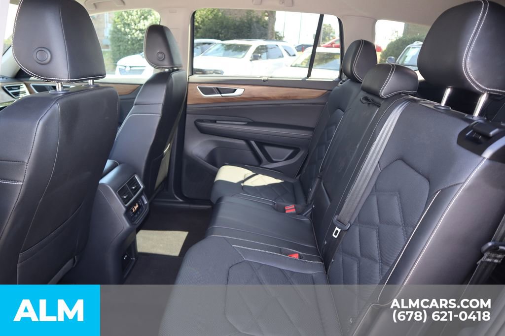 Used 2025 Volkswagen Atlas SE image 19