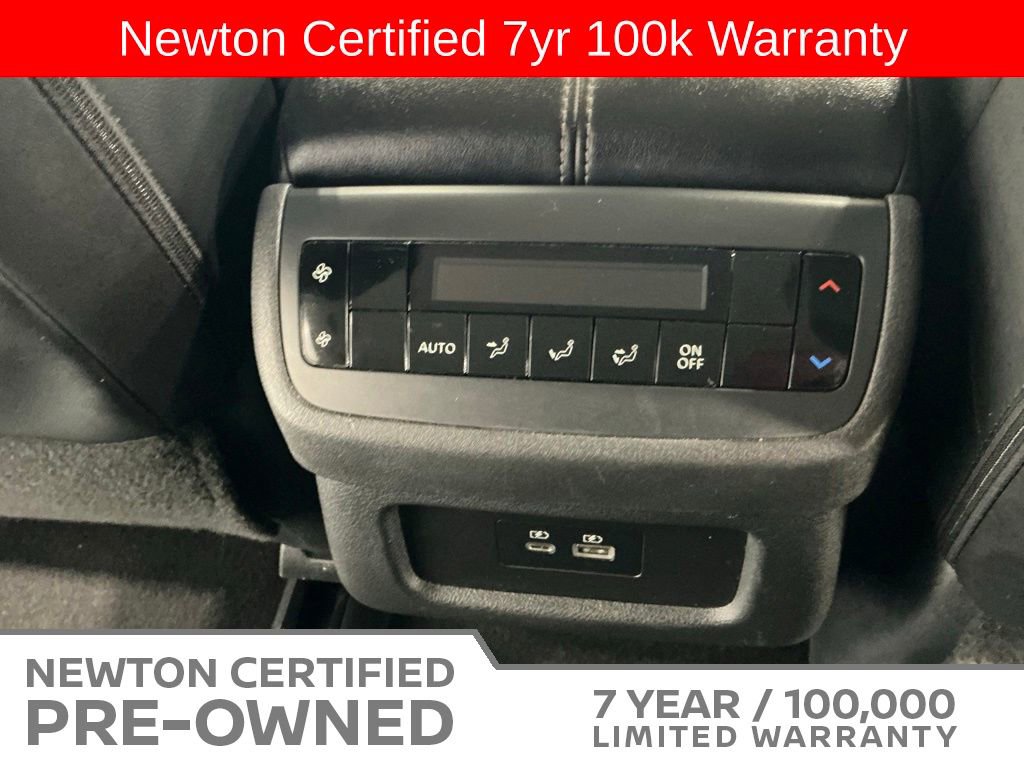 Used 2024 Nissan Pathfinder SL AWD/4WD image 18