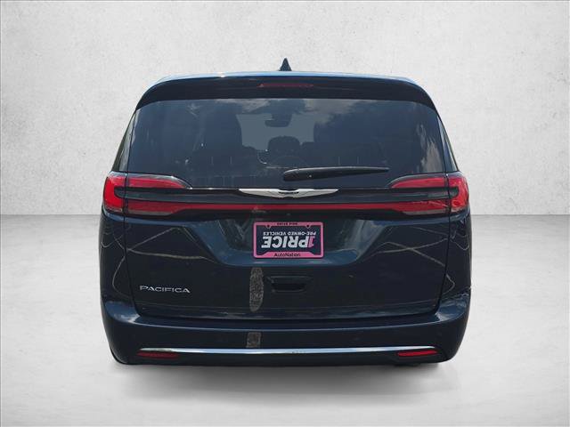 Used 2024 Chrysler Pacifica Touring-L FWD image 6