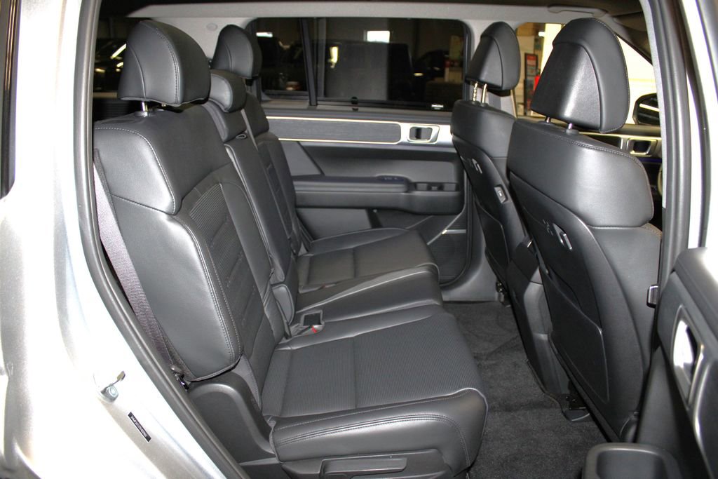 Used 2024 Hyundai Santa Fe Limited image 40