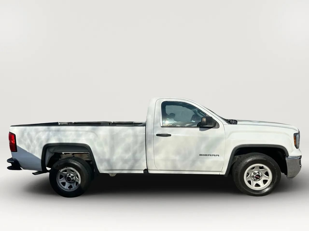Used 2016 GMC Sierra 1500 2WD Regular Cab image 3