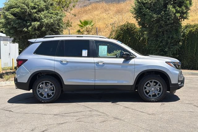 Certified 2025 Honda Passport TrailSport image 3
