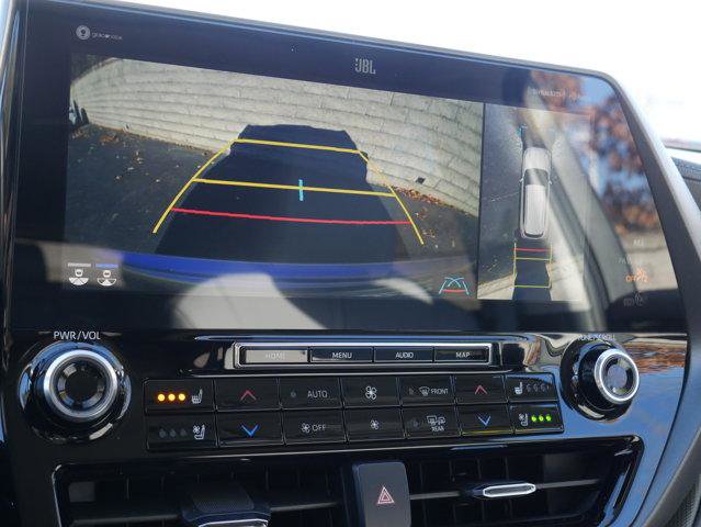 Used 2021 Toyota Highlander Limited image 19