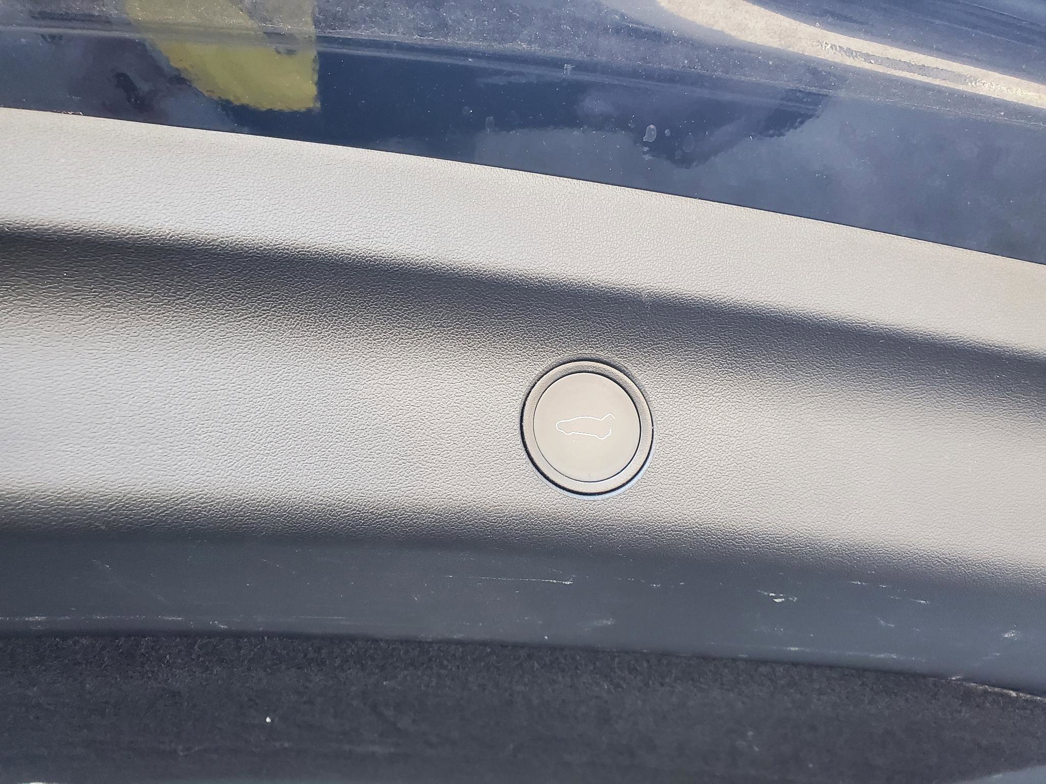 Used 2021 Tesla Model Y Performance image 9