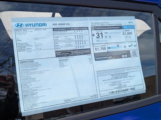 Used 2025 Hyundai Venue SEL FWD image 25
