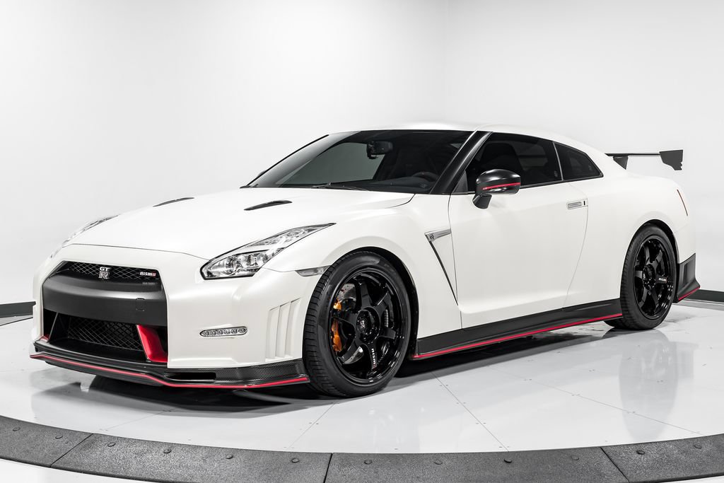 Used 2016 Nissan GT-R NISMO AWD/4WD image 7