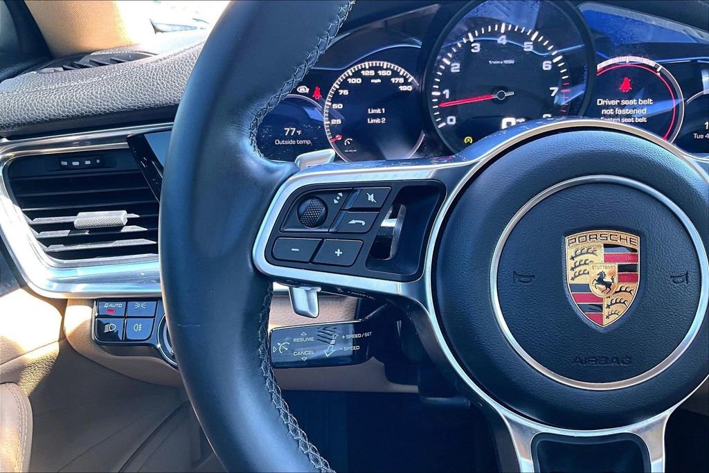 Used 2018 Porsche Panamera 4 image 11