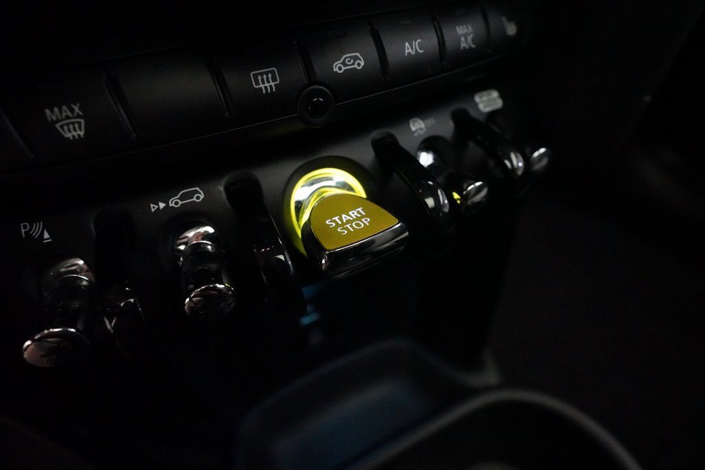 Used 2024 MINI Cooper SE image 30