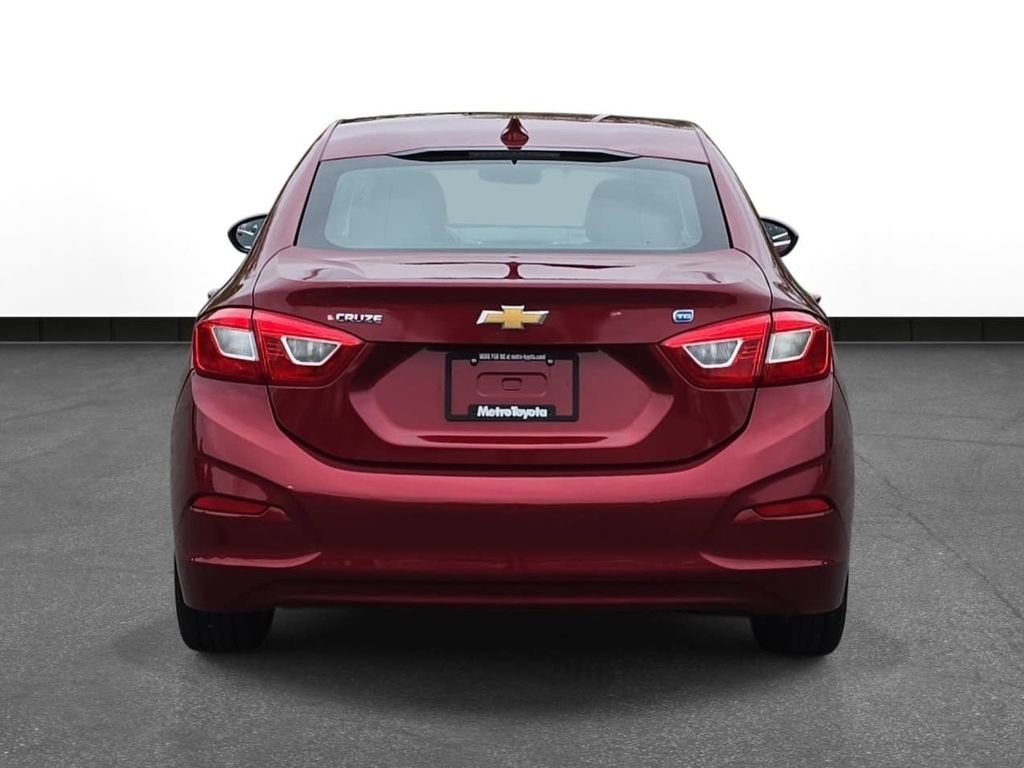 Used 2017 Chevrolet Cruze LT FWD image 6