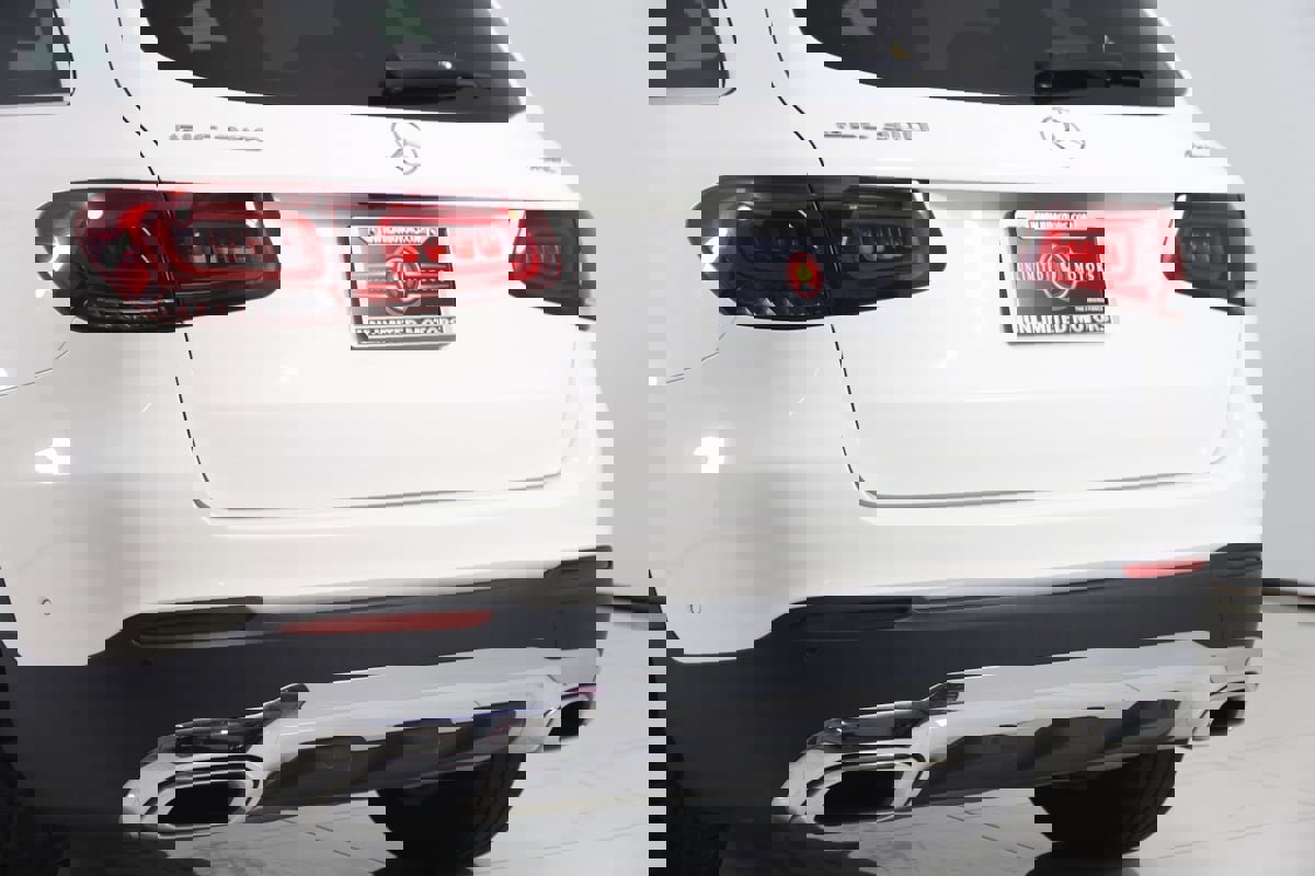 Used 2022 Mercedes-Benz GLC 300 4MATIC w/ Driver Assistance Package image 23