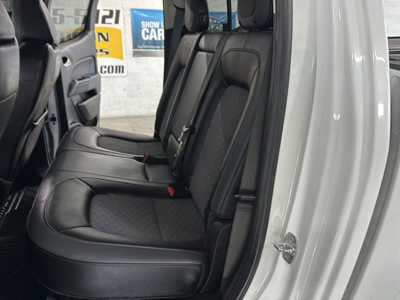 Used 2017 Chevrolet Colorado Z71 AWD/4WD image 37