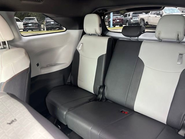 Used 2024 Toyota Sienna XSE FWD image 30