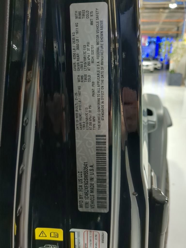 Used 2025 Jeep Wrangler Unlimited Rubicon w/ XTREMEE 35" Tire Package image 14