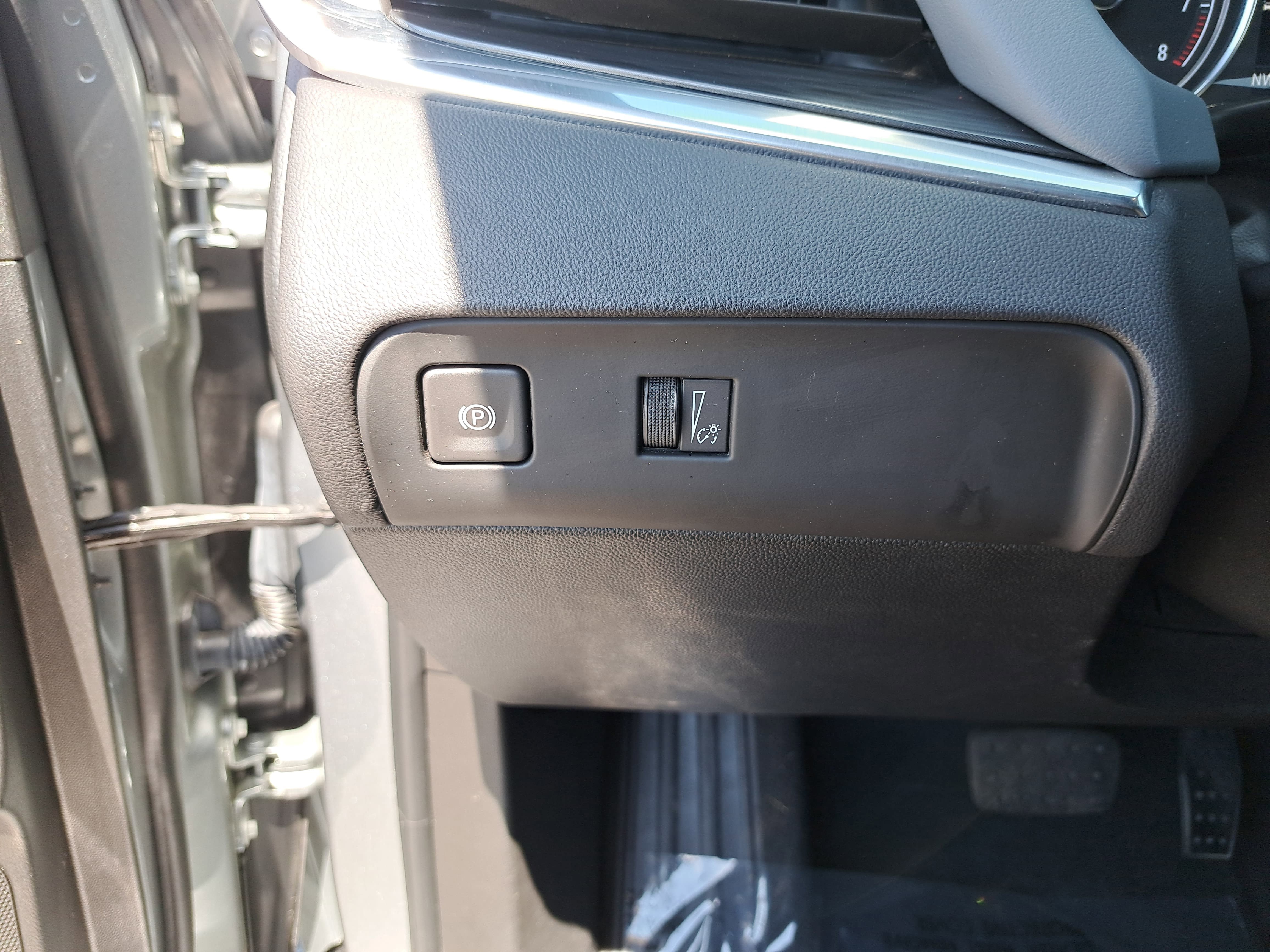 Used 2023 Buick Enclave Essence AWD/4WD image 26